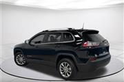 $16949 : Pre-Owned 2019 Cherokee Latit thumbnail