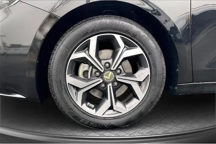 $10995 : Kia Forte 2020 LXS 4dr Sedan image 9