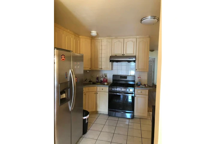 $3200 : DEPTO EN FLUSHIN 1FL CON YARDA image 2