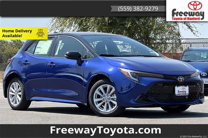 $26393 : Corolla Hatchback SE image 1