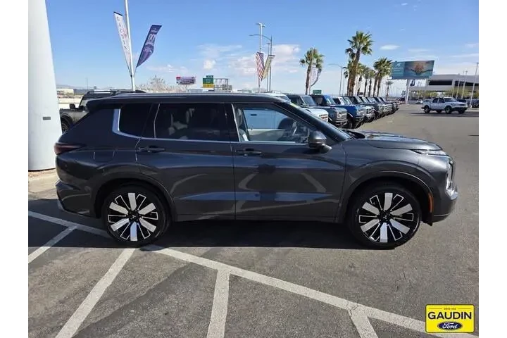 $31464 : Mitsubishi Outlander 2025 SE image 8