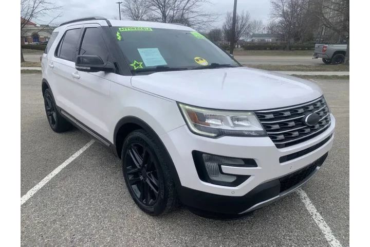 $8995 : 2017 Explorer XLT image 5