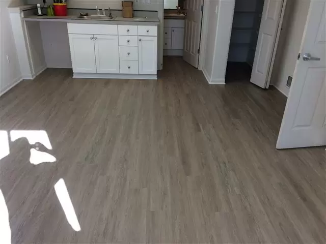 Crown Carpet And Flooring Llc image 2