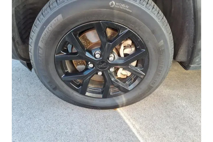 $31987 : Jeep Grand Cherokee L 2024 4 image 6