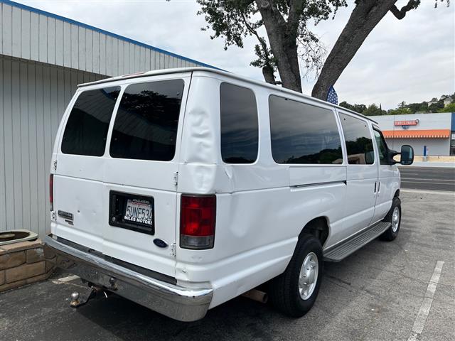 $7995 : 2006 Econoline Wagon E-350 Su image 5