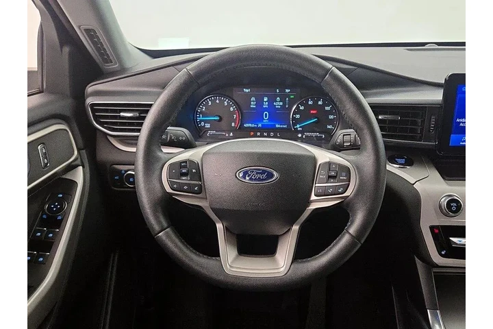 $27998 : Ford Explorer 2024 XLT 4dr S image 10