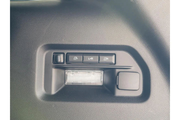 $51222 : 2025 Explorer Platinum image 10