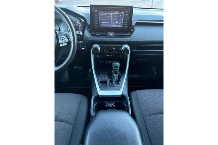 $16995 : 2019 RAV4 XLE image 9