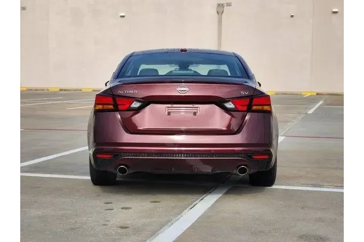 $21847 : Nissan Altima 2023 2.5 SV 4d image 6