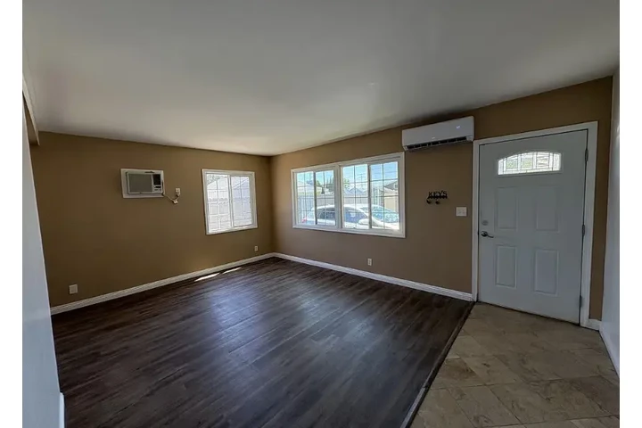 $2650 : Beautiful 3Bed House For Rent image 2