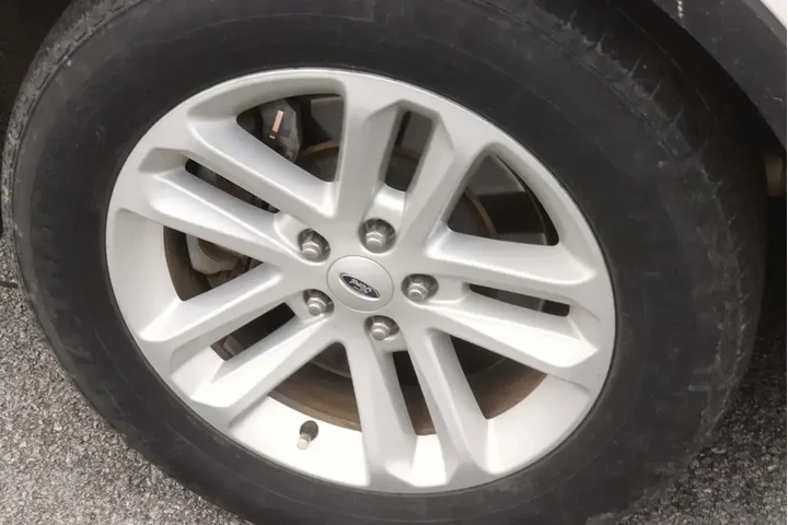 $15037 : Ford Explorer 2017 XLT 4dr S image 6