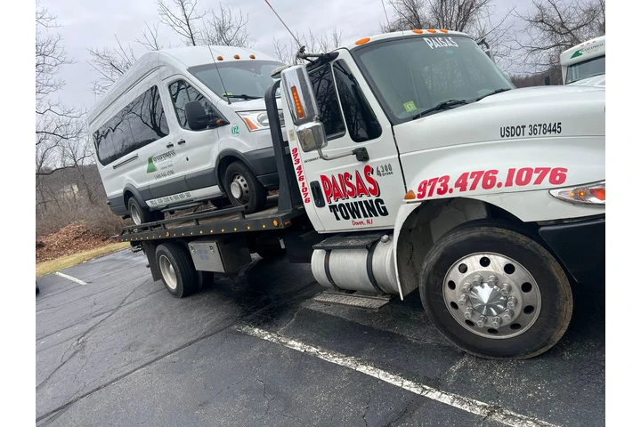 El Paisa Towing image 5