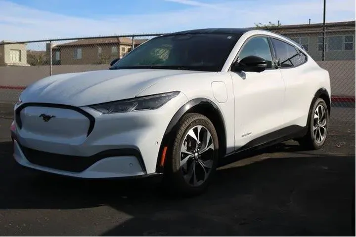 $25390 : Ford Mustang Mach-E 2023 Pre image 6