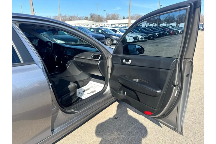$10980 : 2018 Optima LX Auto image 8
