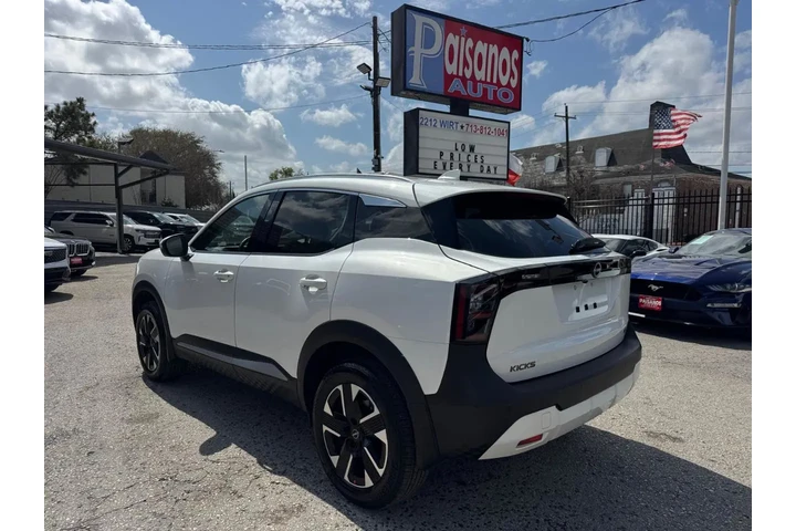 2025 Kicks SR image 6