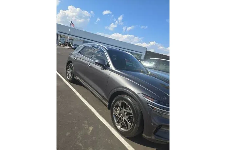 $35882 : Genesis GV70 2023 AWD 2.5T S image 8