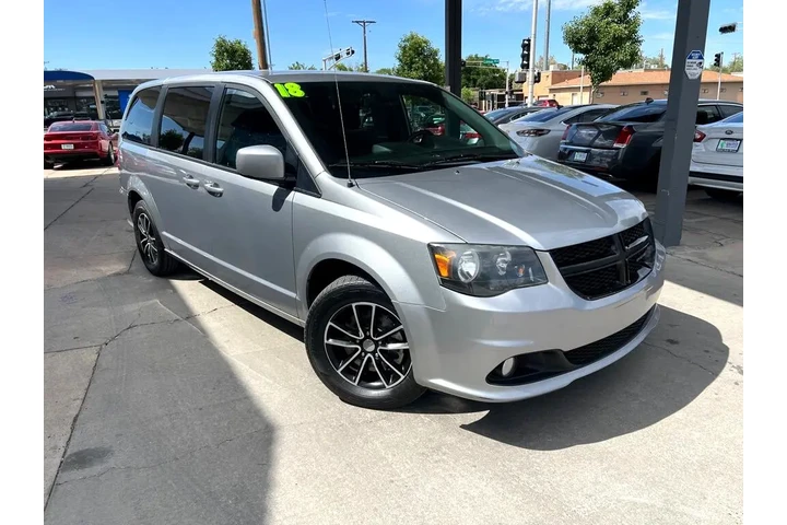 2018 Grand Caravan SE image 3