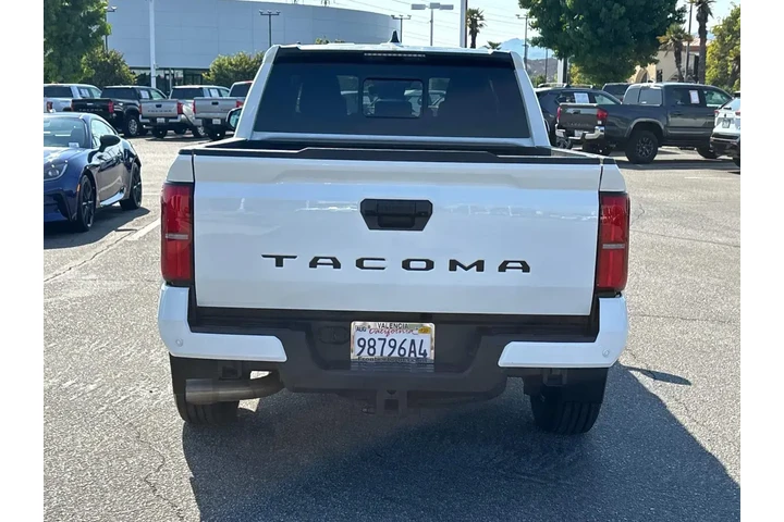 $32250 : Toyota Tacoma 2024 4x2 SR5 4 image 5