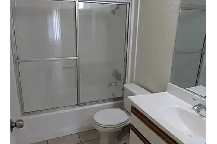 ANAHEIM APARTAMENTO MODERNO image 4