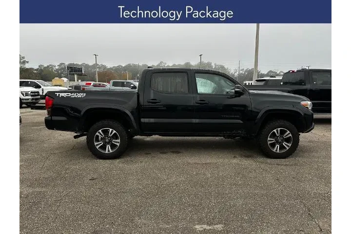 $28991 : Toyota Tacoma 2019 4x4 TRD S image 5