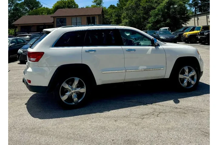$6900 : 2011 Grand Cherokee Overland image 9