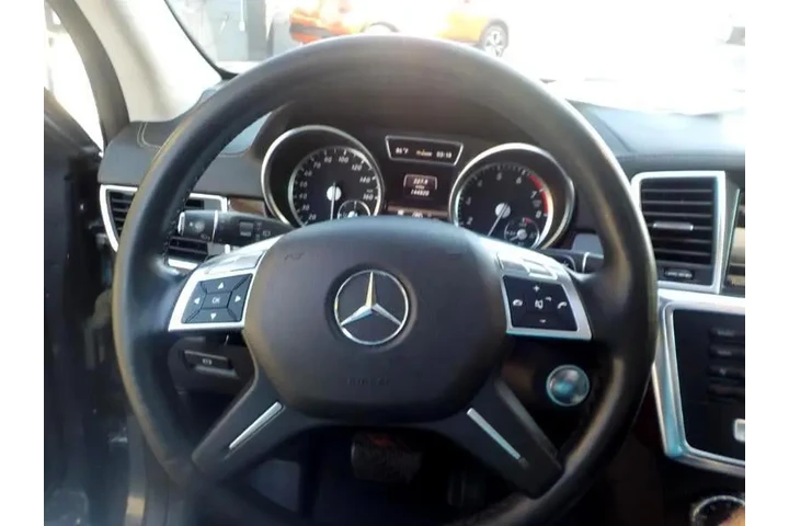 $10434 : 2013 GL 450 4MATIC® image 10