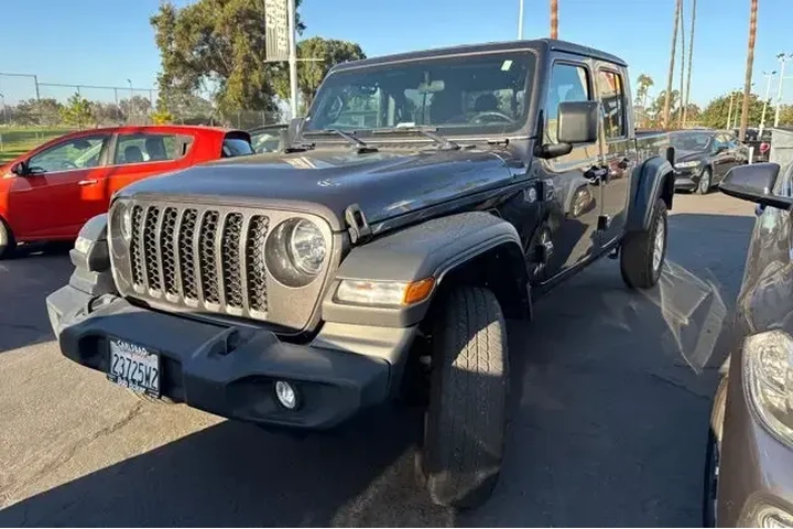 $30000 : Jeep Gladiator 2020 4x4 Spor image 2