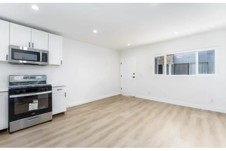 $1200 : ¡Acogedor Apartamento! image 4