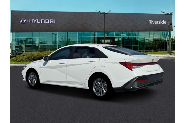 $27670 : Hyundai ELANTRA Hybrid 2026 image 4