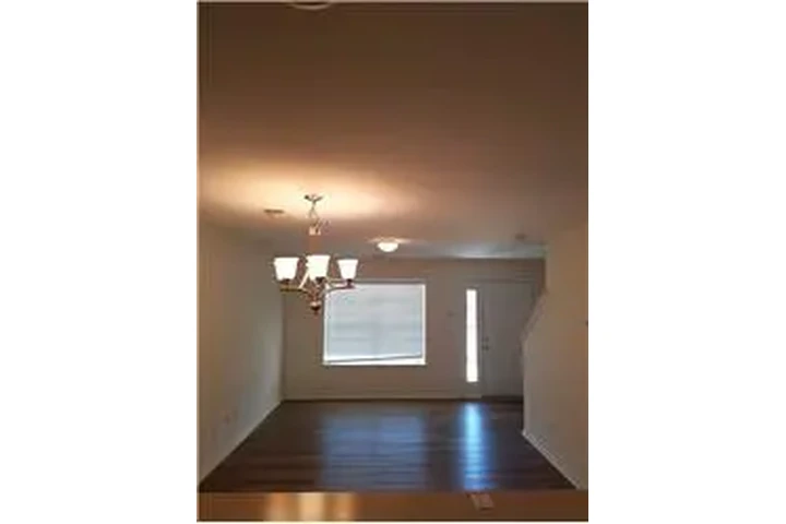 $1650 : Rental property with 2 bedro image 4