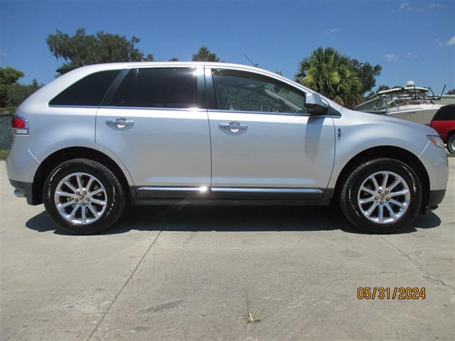 $10995 : 2011 MKX image 6