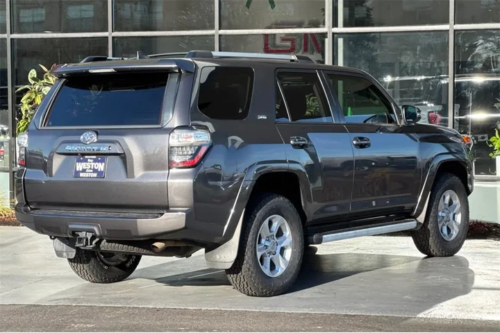 $35928 : Toyota 4Runner 2019 4x4 SR5 image 4