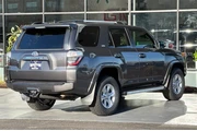 $35928 : Toyota 4Runner 2019 4x4 SR5 thumbnail