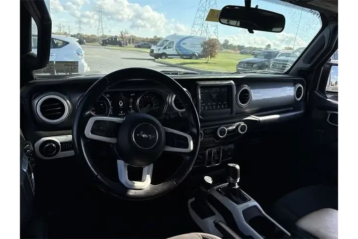 $28495 : Jeep Wrangler Unlimited 2021 image 10