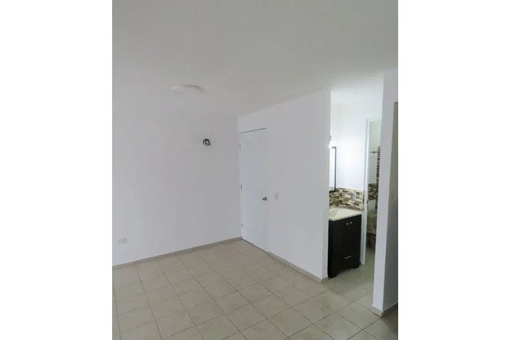 $2250000 : Venta Casa Paseos del Bosque image 4