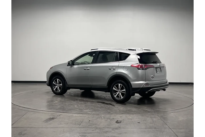 $18962 : Toyota RAV4 2018 AWD XLE 4dr image 5