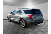 $25717 : Ford Explorer 2022 AWD XLT 4 thumbnail