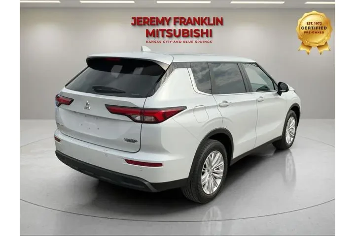 $22388 : Mitsubishi Outlander 2023 AW image 3