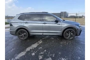 $29903 : Volkswagen Tiguan 2024 SE R- thumbnail