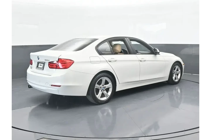 $11998 : BMW 3 Series 2014 320i 4dr S image 6