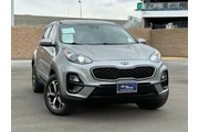 $17989 : Kia Sportage 2022 AWD LX 4dr thumbnail