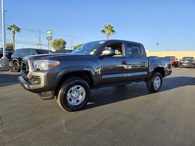 $37079 : Pre-Owned 2022 Tacoma 4WD SR image 2