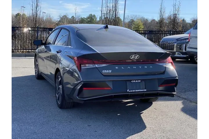$20108 : Hyundai ELANTRA 2024 SEL 4dr image 5