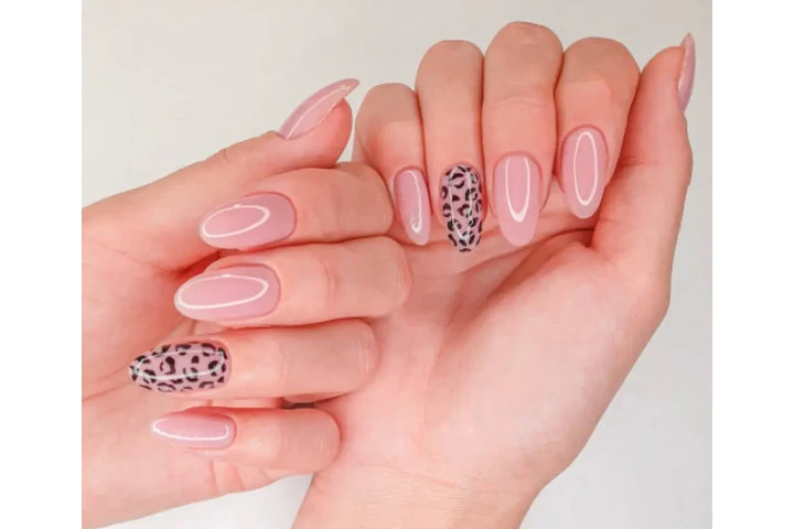 UÑAS DE GEL image 1