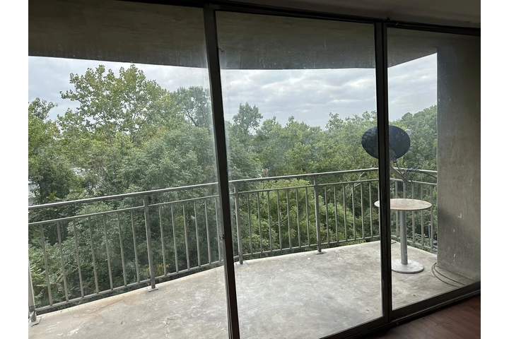 $1700 : Condominium image 10