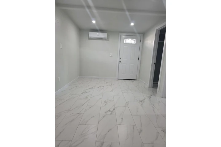 $2000 : Renta de casa , house for rent image 6