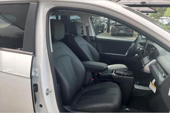 $34207 : Hyundai IONIQ 5 2026 SEL 4dr image 8