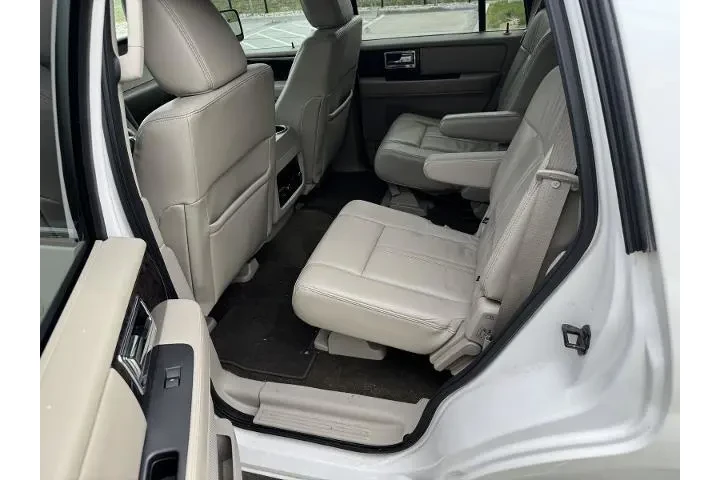 $19992 : Lincoln Navigator 2016 4x4 S image 6