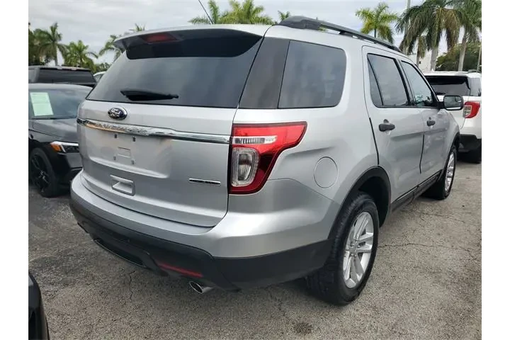 $4990 : Ford Explorer 2015 Base 4dr image 3