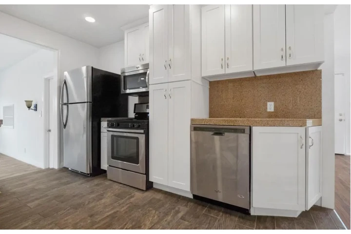 $2000 : Proactive Detached image 5